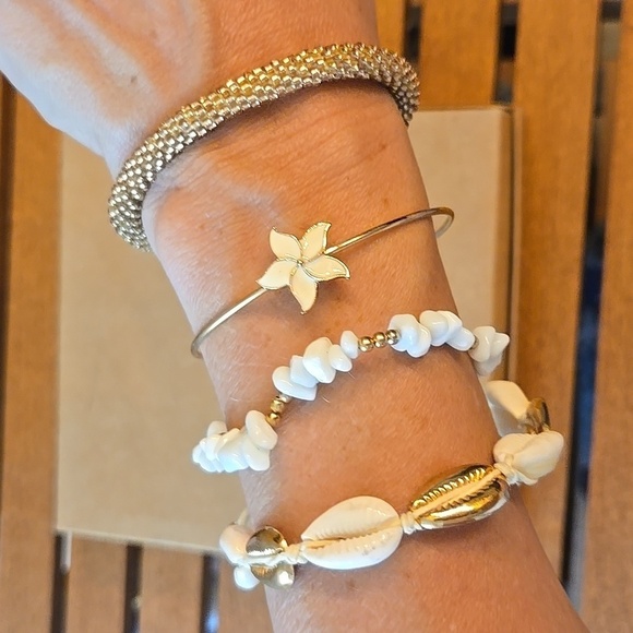 Shell Bracelet Set - Picture 2 of 7